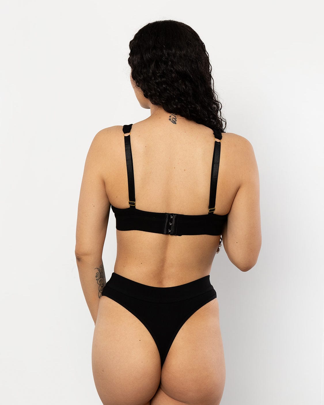 Wireless Plunge bra back view midnight black + thong